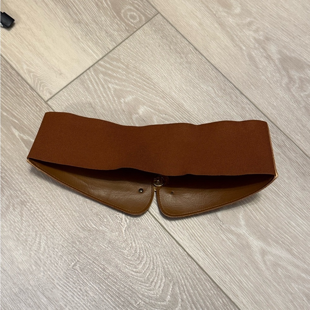 Vintage Suede Wide Waist Belt with Decorative Gold Buckle - Brown - Picture 3 of 6